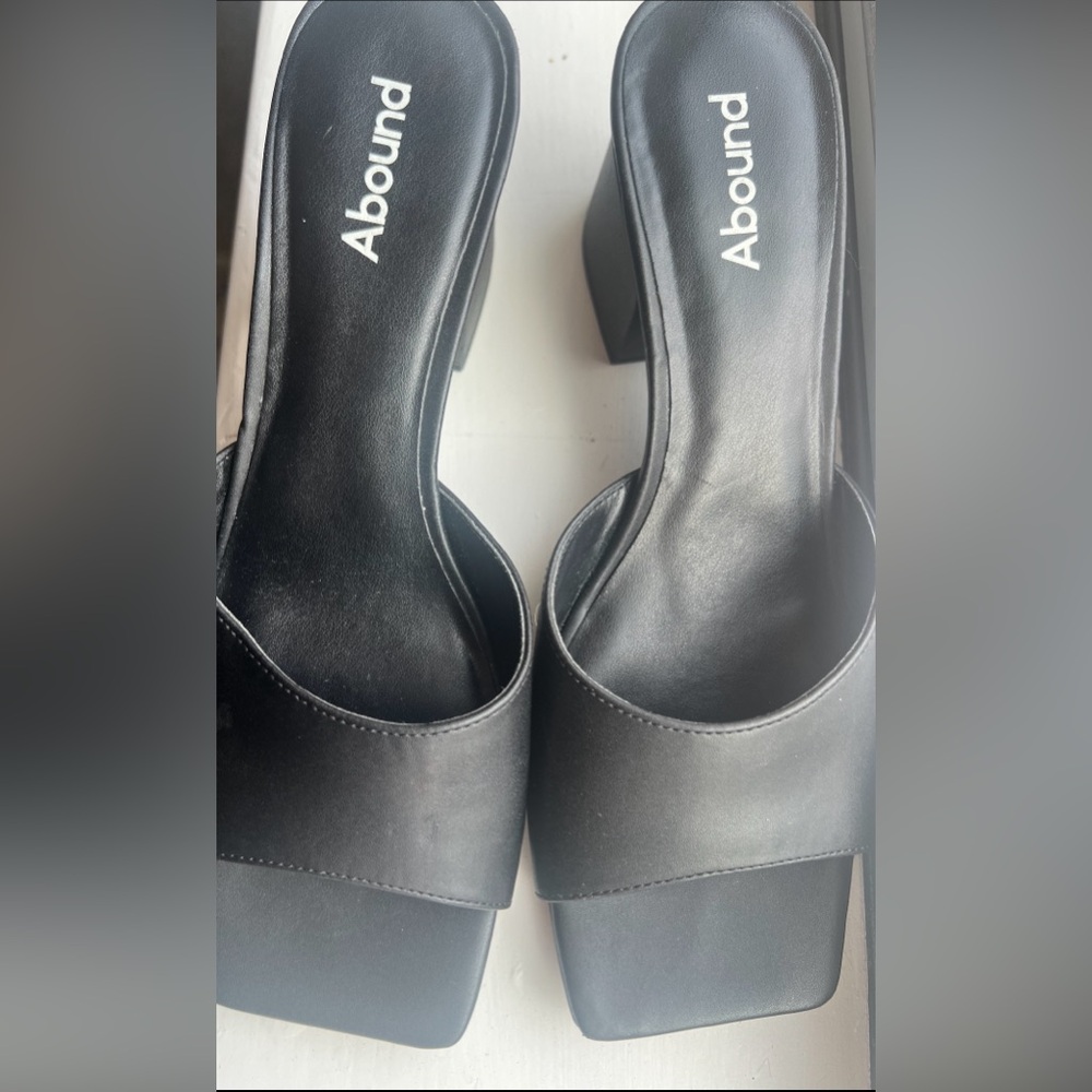 Abound Black Heel Sandal Size 7